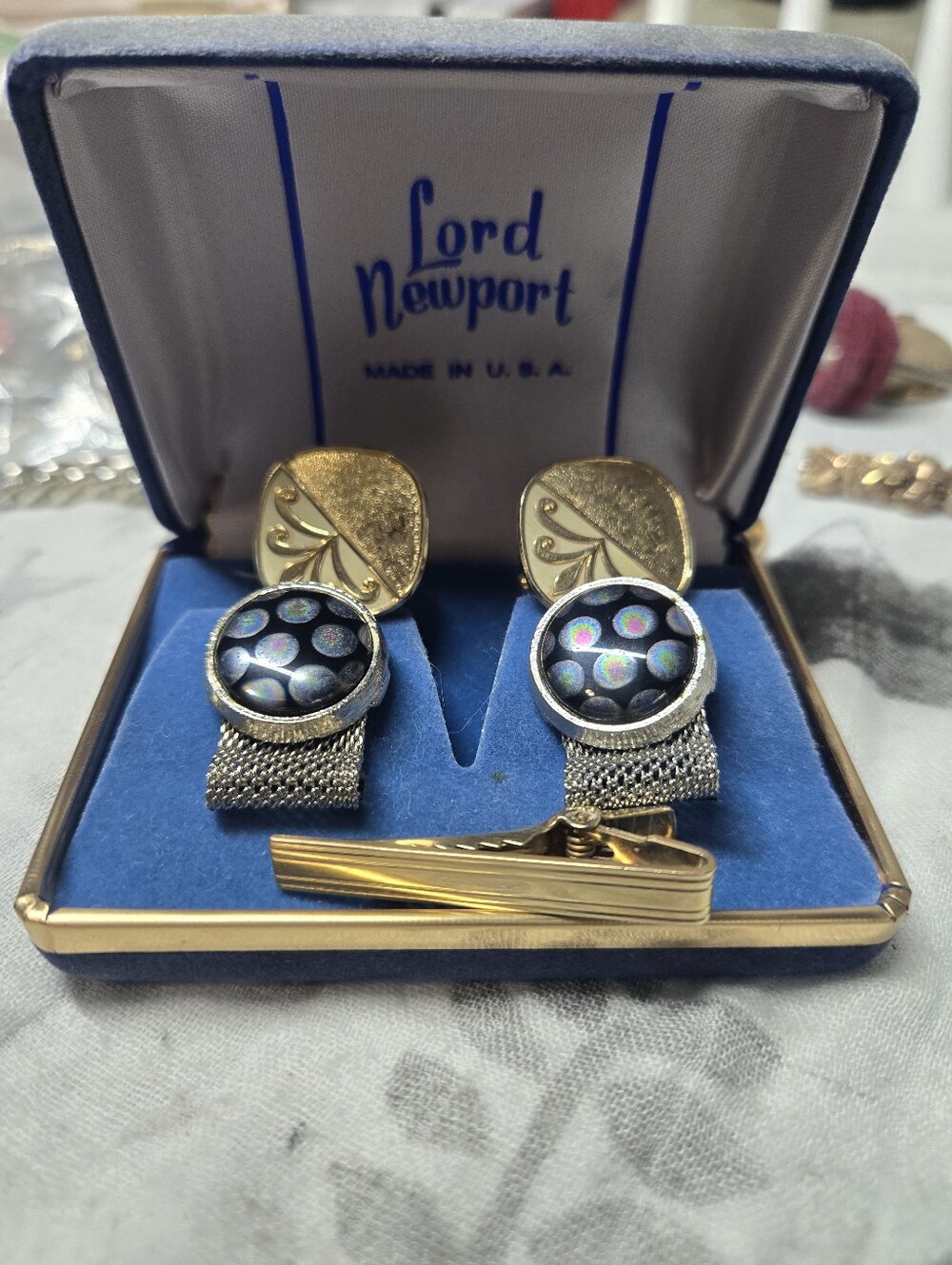 Lord Newport Gold and Gold Filled Tie Clip & Cufflink Set with Iridescent Dots